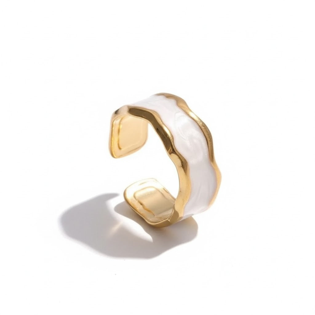 Elegant Retro Geometric Leaf & Heart Shape