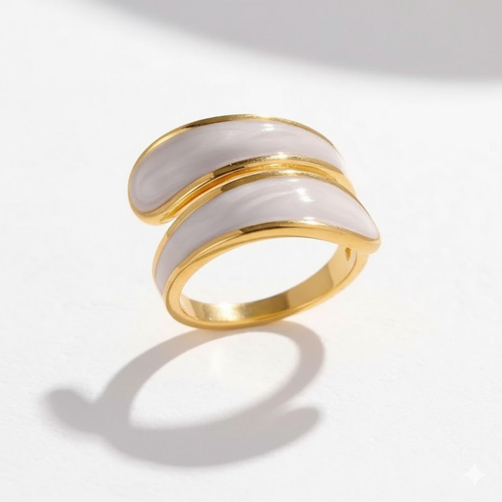 Elegant Retro Geometric Leaf & Heart Shape